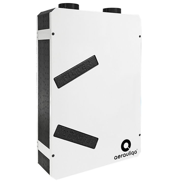 Serie QR120P-W - Kompakt varmegenvindingsaggregat med modstrømsveksler for ventilation af hele boligen. Vertikal installation på væg. Aggregatets kabinet er af eoxy malet 
(RAL 9010) galvaniseret stål, som sikrer en holdbar og robust konstruktion. Den interne struktur er af EPP (ekspanderet polypropylen), som 
reducerer lydudstrålingen og 
maksimerer lufttætheden og den 
termiske isolation. 
Egnet til 1-2 værelses lejligheder, hotelværelser og kollegieværelser op til 75 m2. 